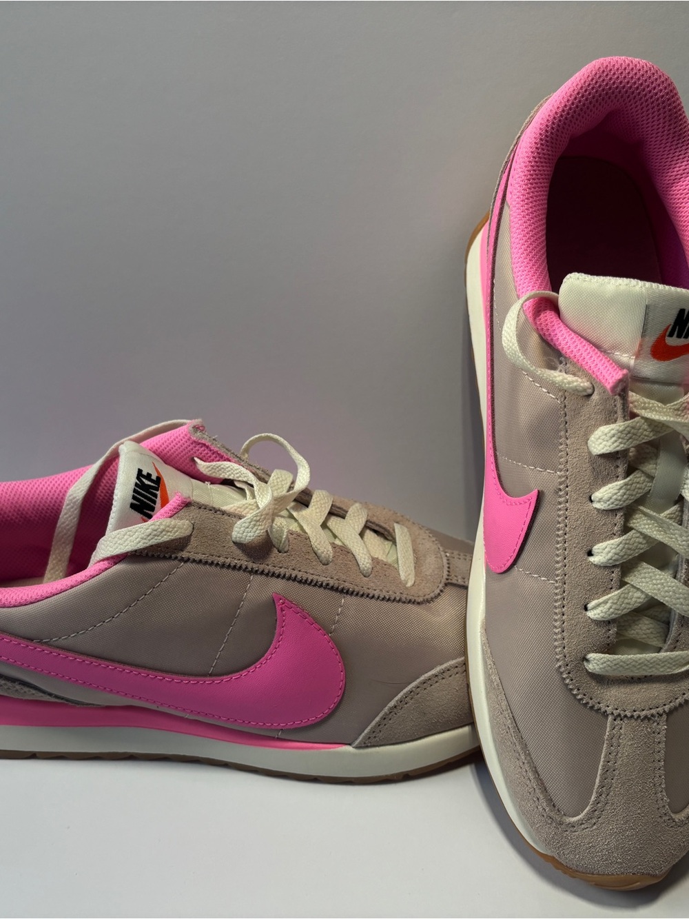 Nike Pacific Women’s Retro Runner Sneakers - Silt Red/Pink Spell. Size 8.5